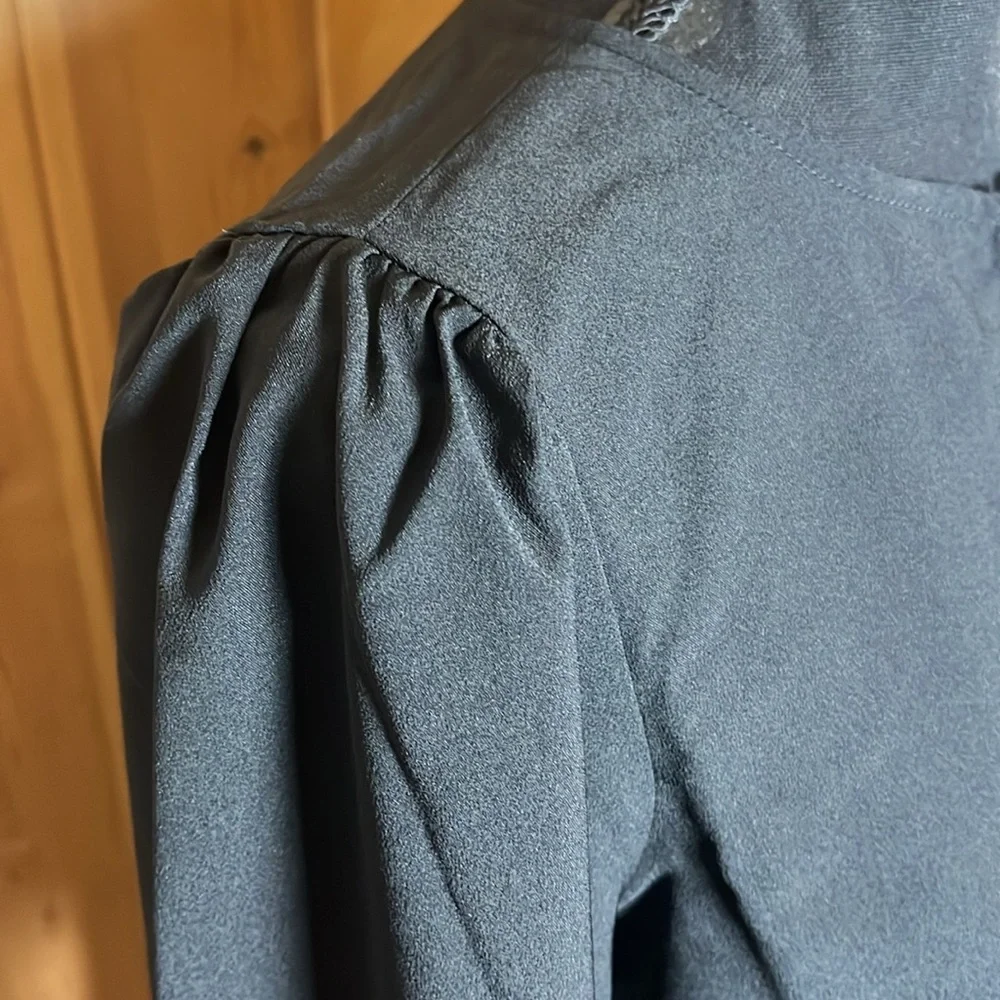 J CREW Puff sleeve Open keyhole blouse
